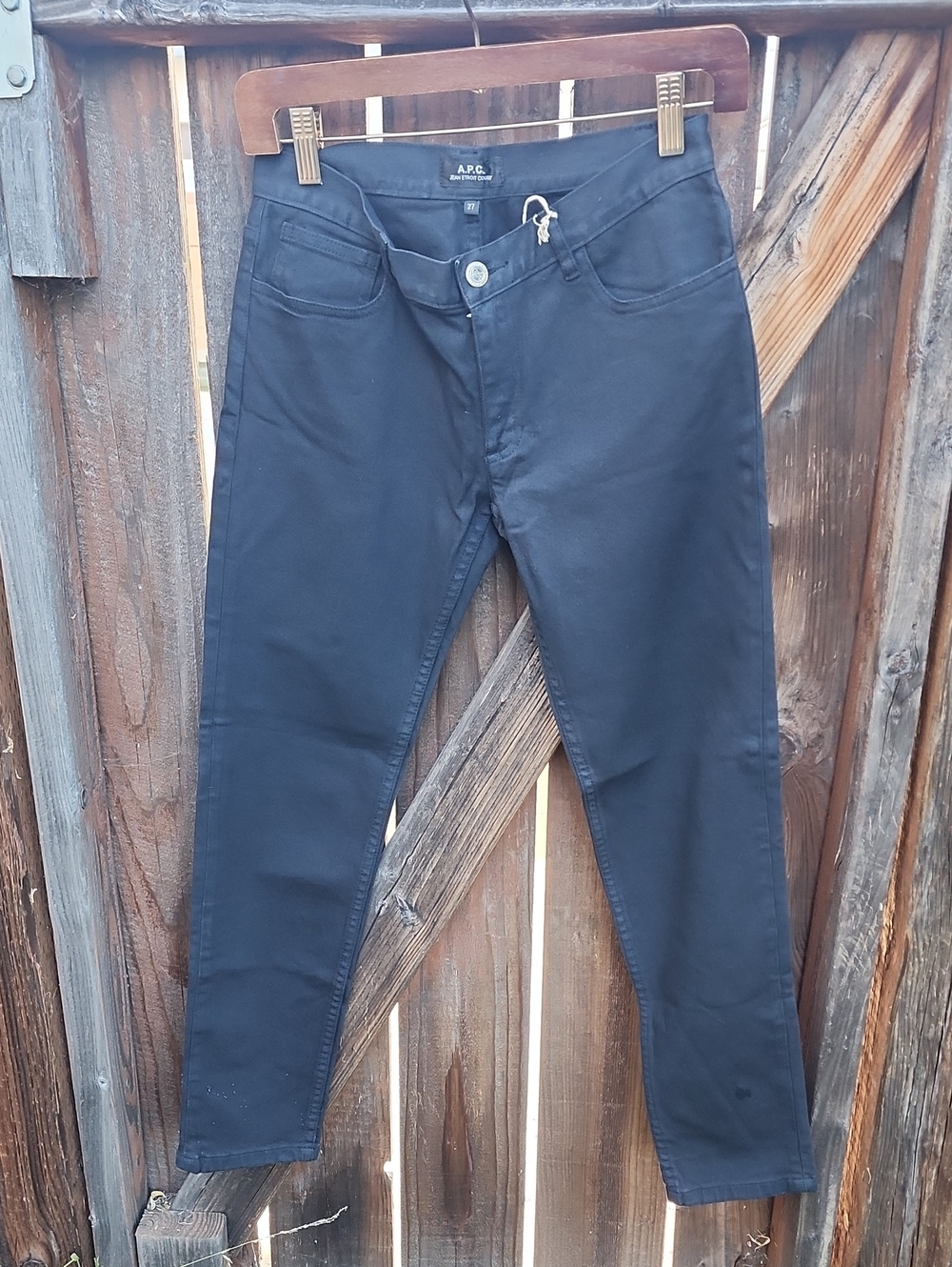 A.P.C. Women's Skinny Jeans in Black